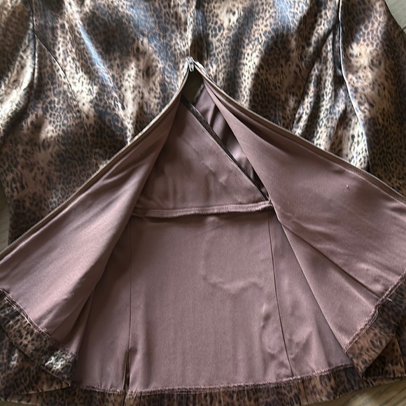 Velvet by Graham & Spencer Leopard print Blouse Cruise Wear, Resort Wear - Picture 5 of 6